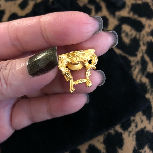 Karl Lagerfeld Louis XIV Table Tie Pin - Picture 1 of 5